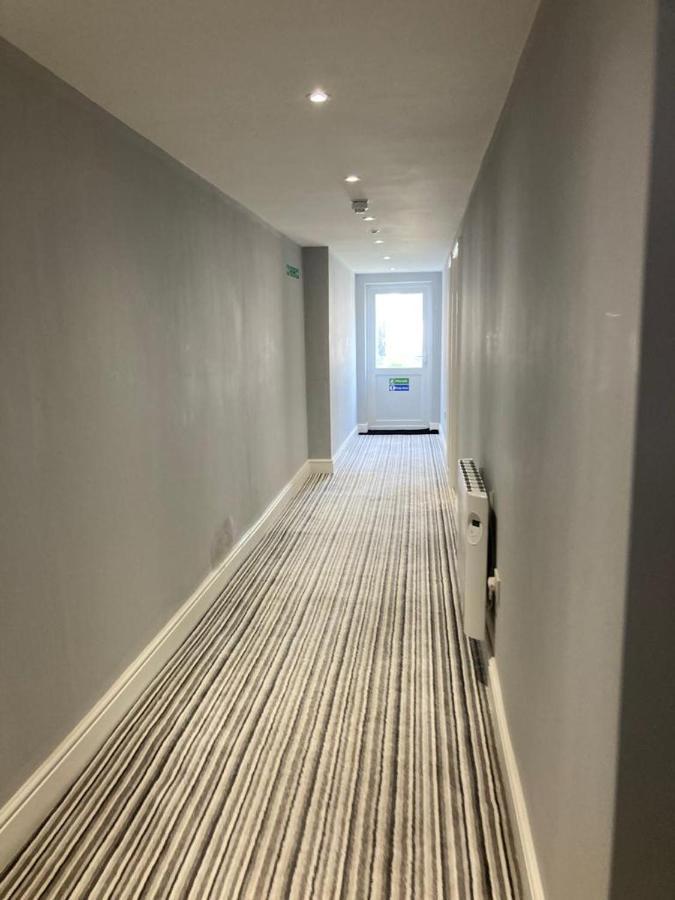 112 Gleneagle Road Rooms 런던 외부 사진